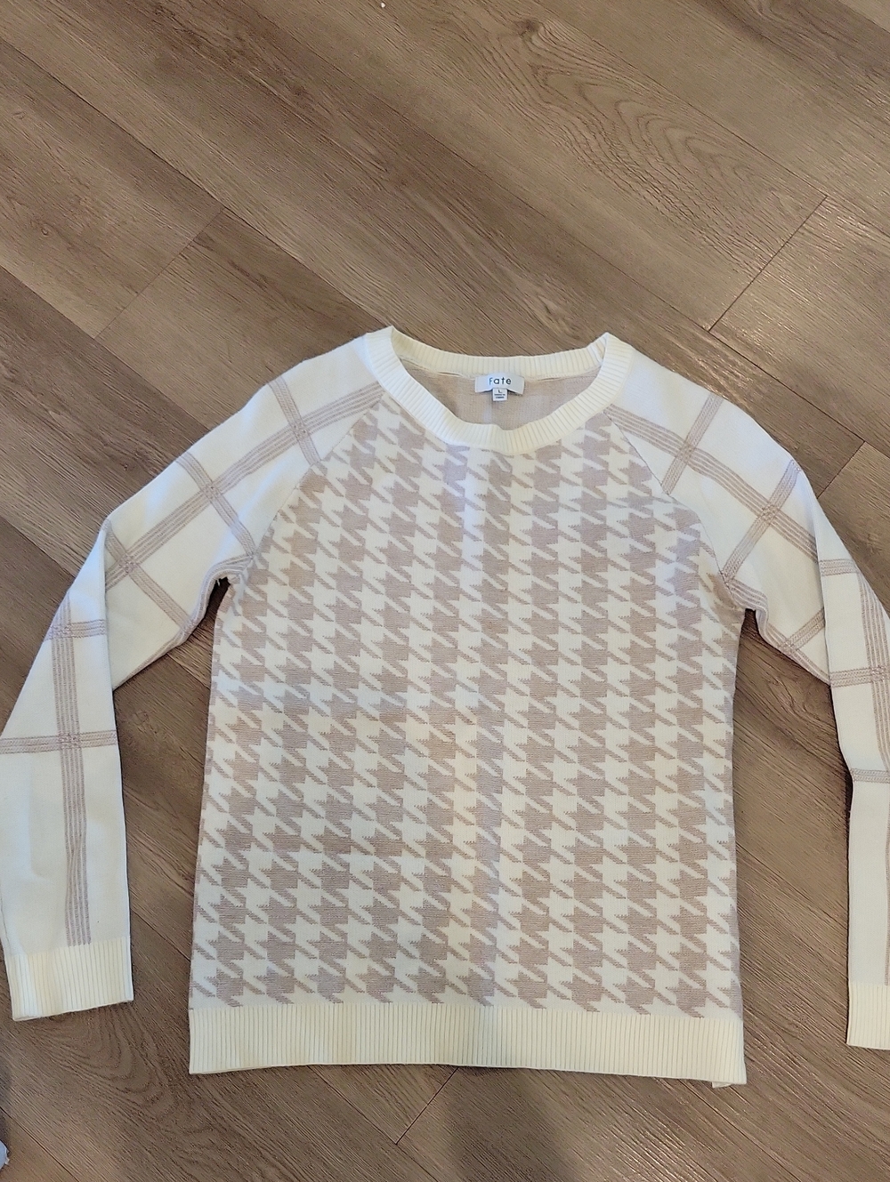 Fate Cream and Beige Houndstooth Raglan Crewneck Sweater